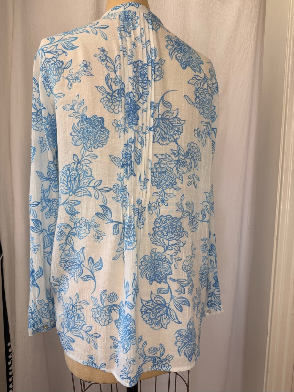 Nanette Lepore, Floral Toile Inspired Crinkle Blouse sz S - Picture 3 of 7